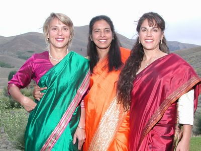 The Sari Girls